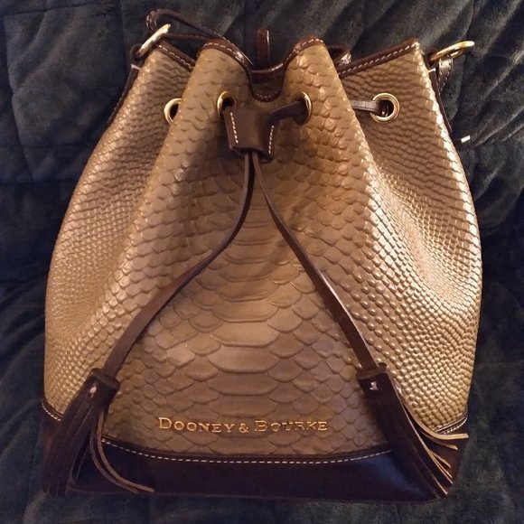 Dooney & Bourke drawstring bag - Picture 1 of 4